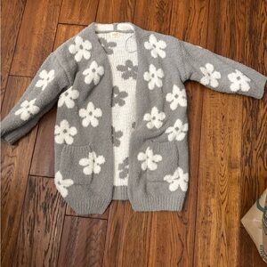 Tullabee Size 5T sweater